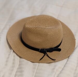 SUN Hat with black faux band